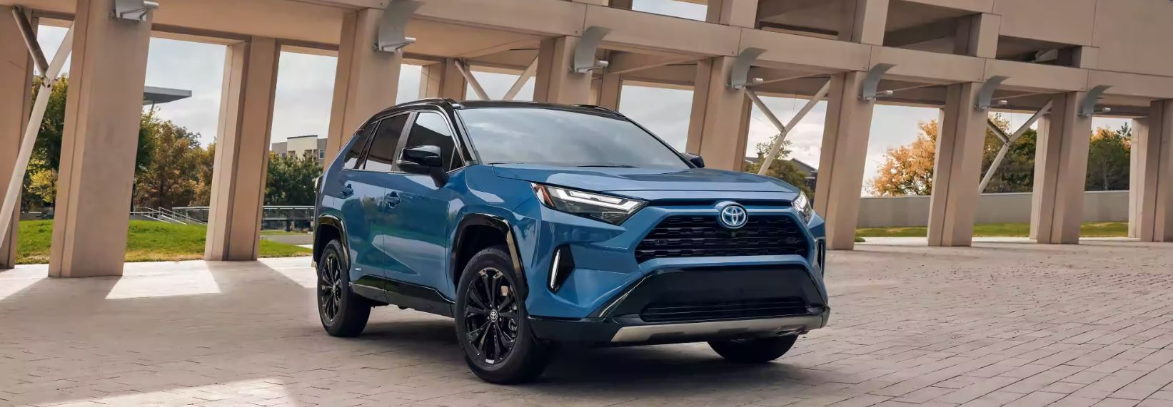2023 Toyota RAV4 Hybrid Key Features in Rockford, IL