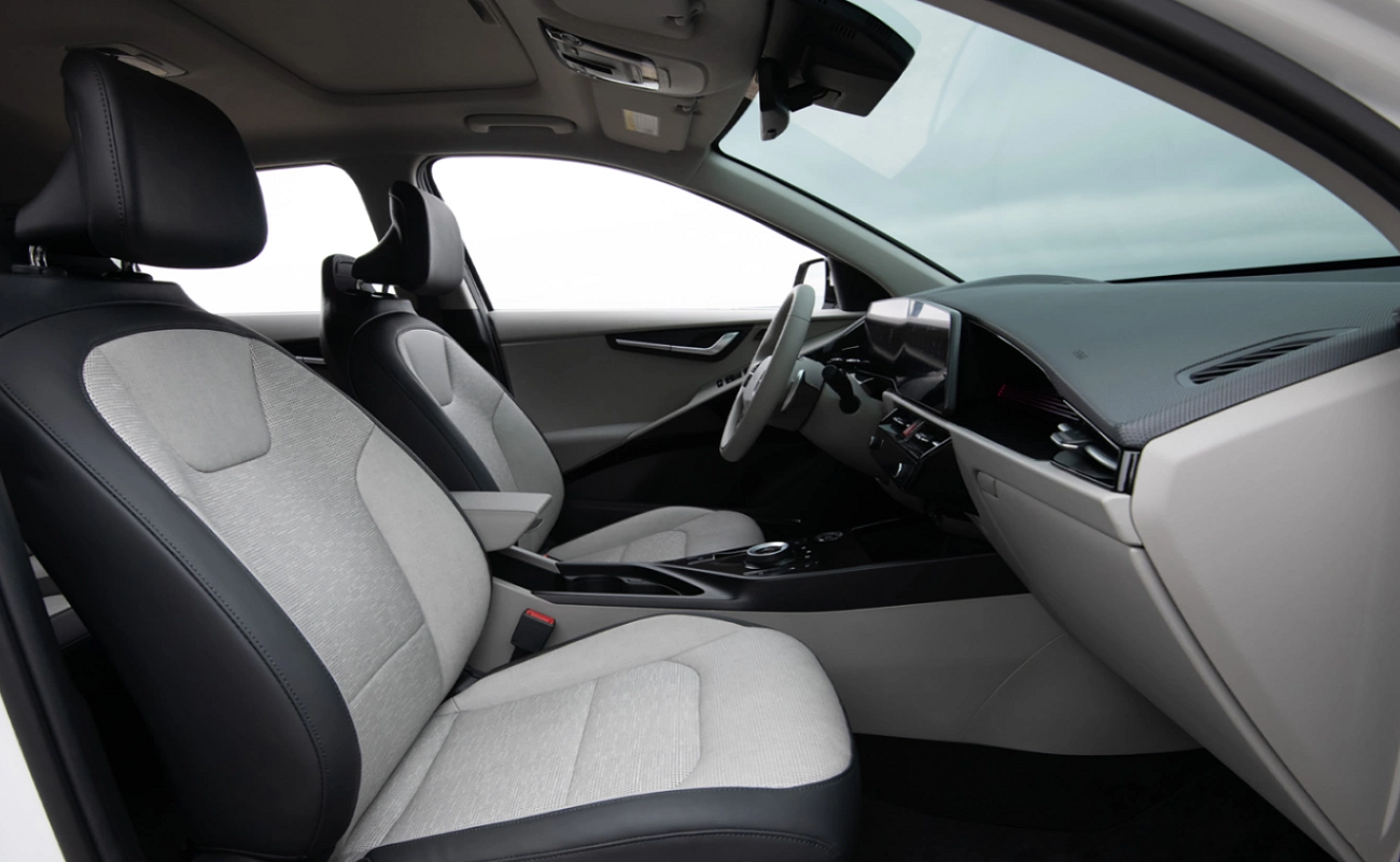 2023 Kia Niro EV Front Seats