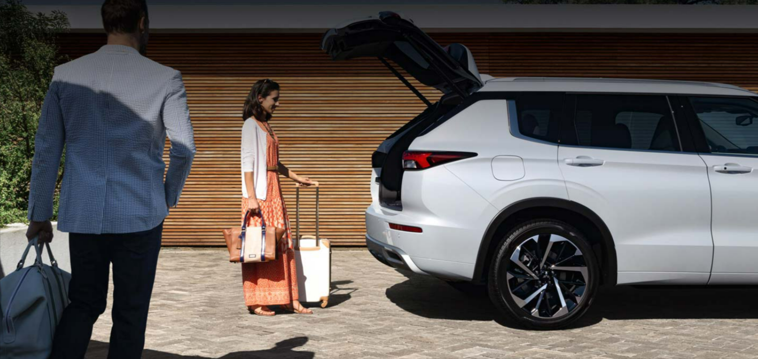 2023 Mitsubishi Outlander Rear Exterior