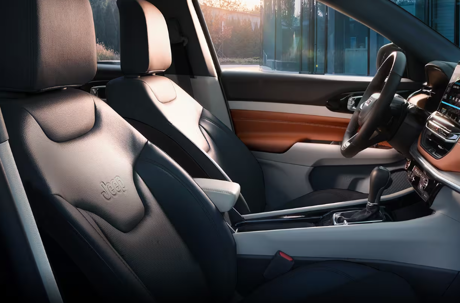 2023 Jeep Compass Trailhawk photo 2