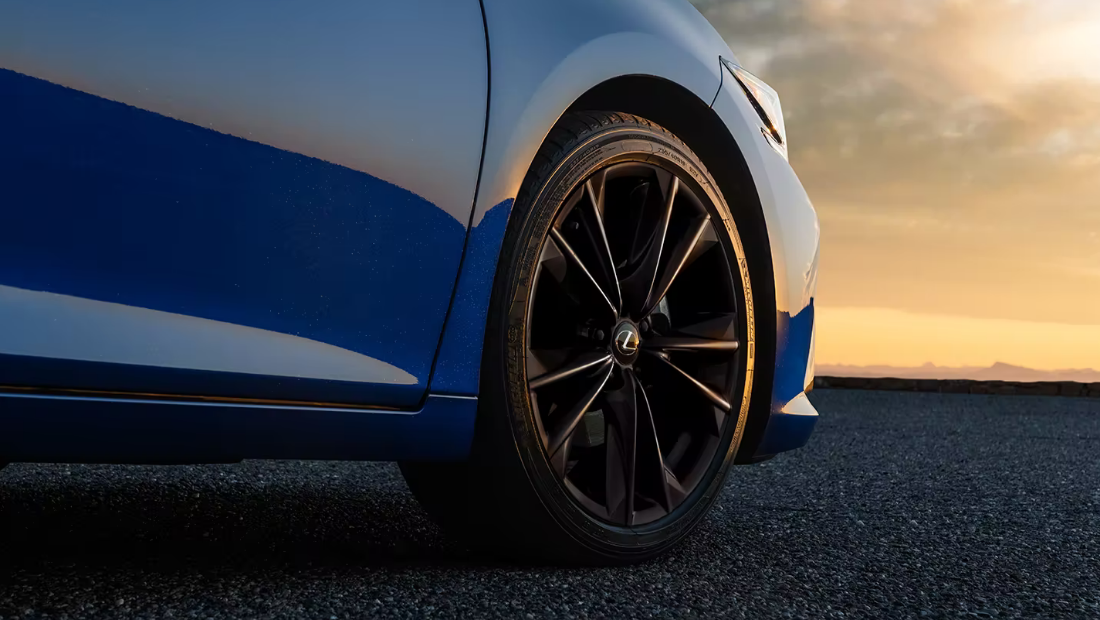 2023 Lexus ES 300h Wheels