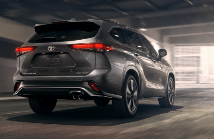 Back view of the 2022 Toyota Highlander