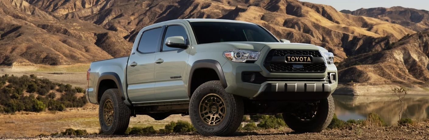 2022 Toyota Tacoma SR vs Limited comparison image