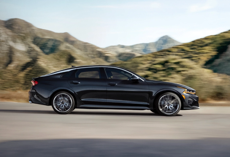 2024 Kia K5 Key Features near Floresville, TX