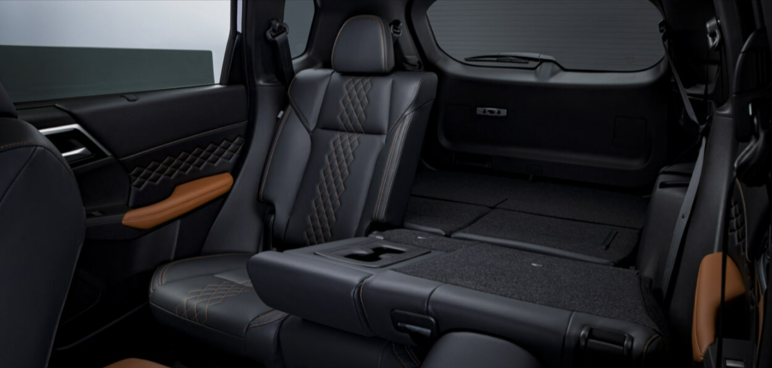 2023 Mitsubishi Outlander Seats