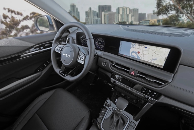 2024 Kia Seltos Front Console