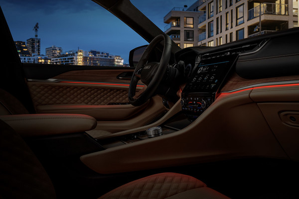 2023 Jeep Grand Cherokee Interior