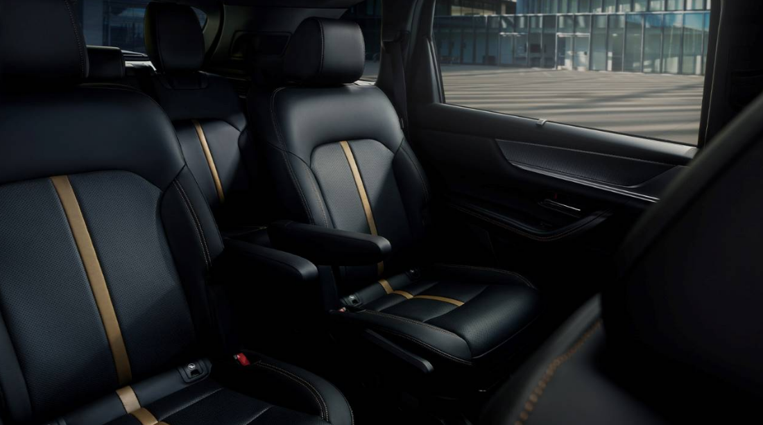 2024 MAZDA CX-90 PHEV Seating