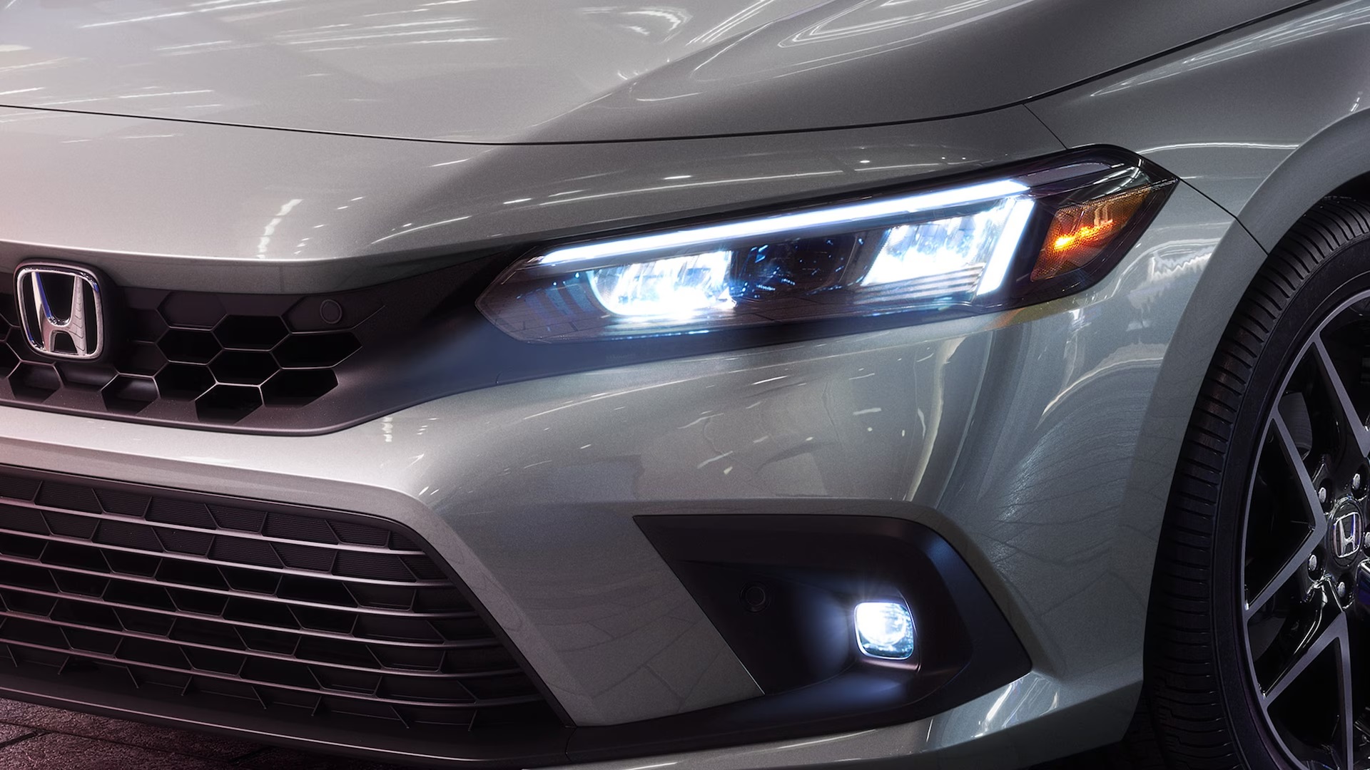 2023 Honda Civic Hatchback Headlight Design