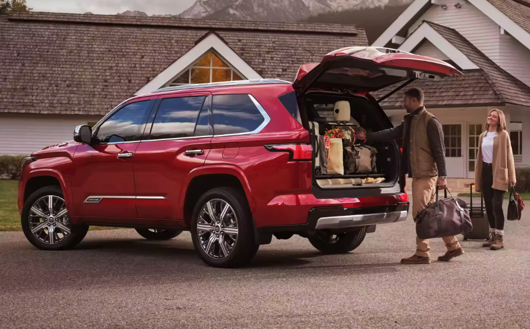 Comparing the 2023 Toyota Sequoia vs Sienna - Future Toyota