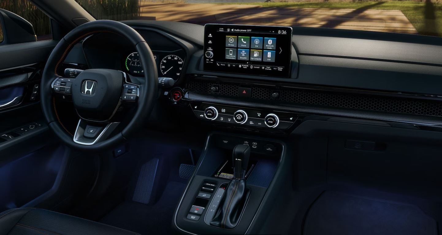 En un CR-V Hybrid encuentras la tecnologia y el confort que buscas para disfrutar de cada milla que recorres.