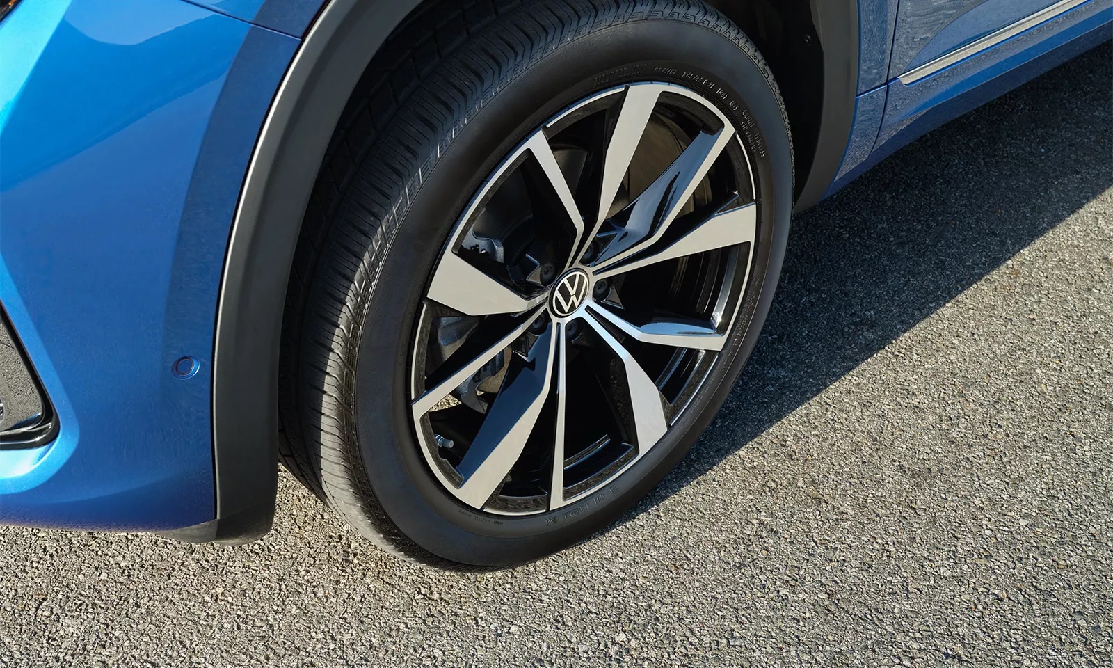 2024 Volkswagen Atlas Cross Sport Available 21-Inch Wheels