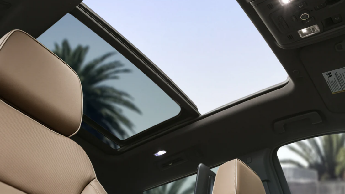 2023 Chevrolet Suburban Moonroof