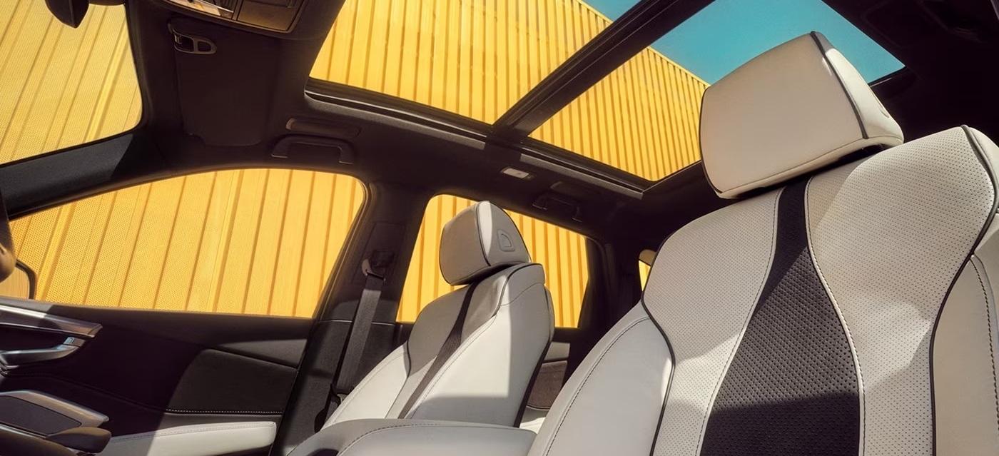 2023 Acura RDX Cabin