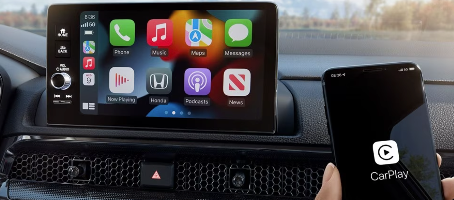 El Honda CR-V Hybrid tiene compatibilidad inalámbrica con Apple CarPlay® y con Android Auto™ para que puedas conectar sin cables tu teléfono al auto.