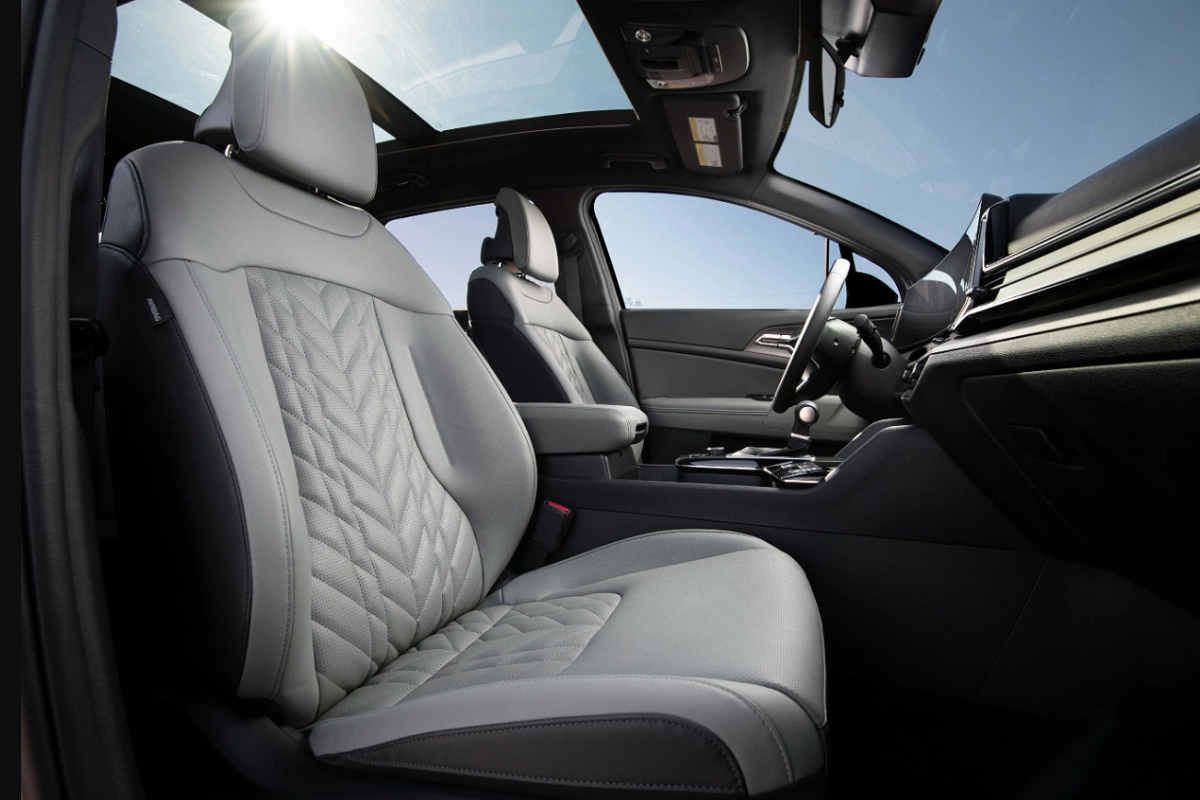 2024 Kia Sportage Front Seats