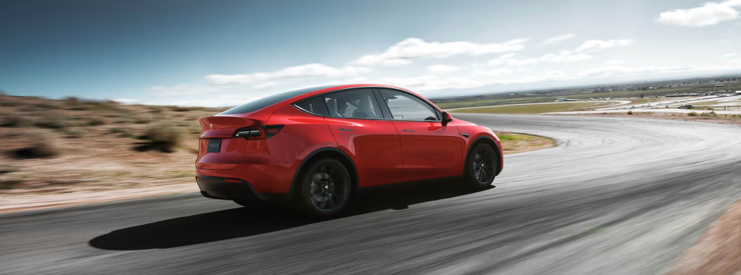 El SUV que se muestra es el Tesla Model Y 2023 con equipamientos opcionales.