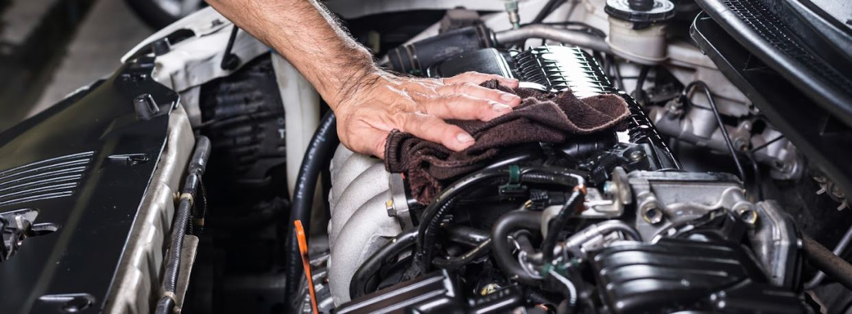 Oil Change Service in North Aurora, IL