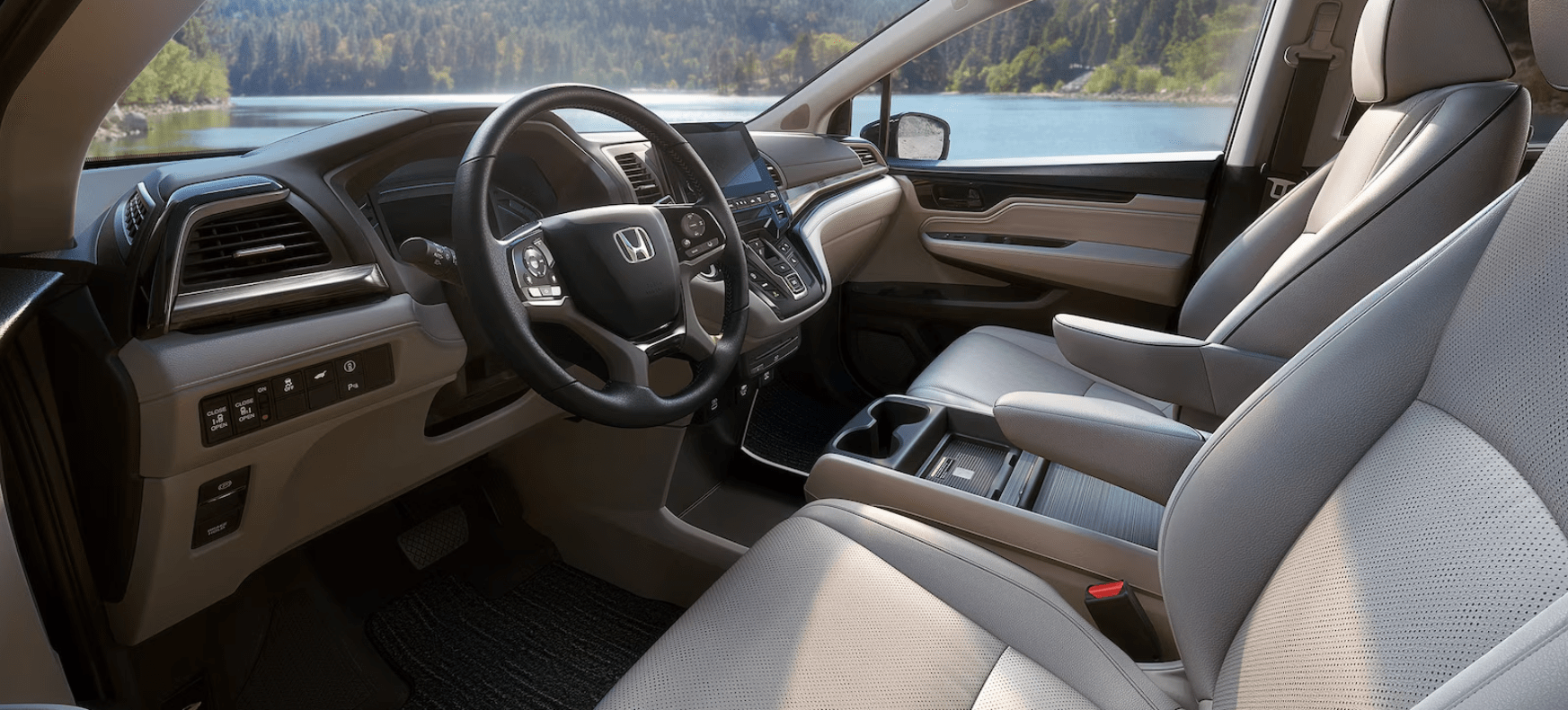 Front Interior View of the 2024 Honda Odyssey 