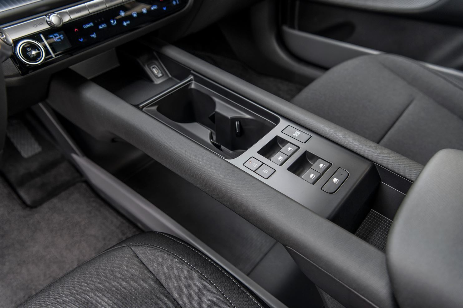 2024 Hyundai IONIQ 6 Center Console