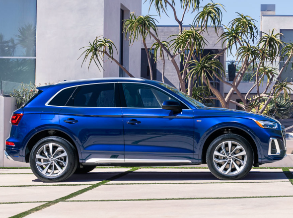 El SUV que se muestra es el Audi Q5 2024 con equipamientos opcionales.