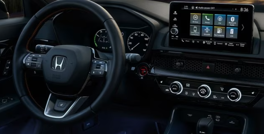 La cabina del Honda CR-V 2024 se caracteriza por tener un interior minimalista, muchas comodidades, y amplio espacio para sus pasajeros y para la carga.