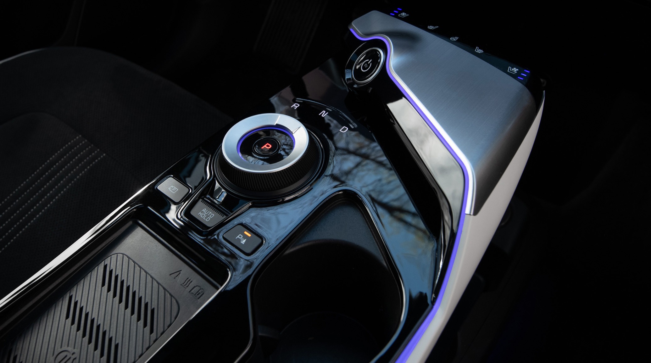 Gear Selector of the 2024 Kia EV6