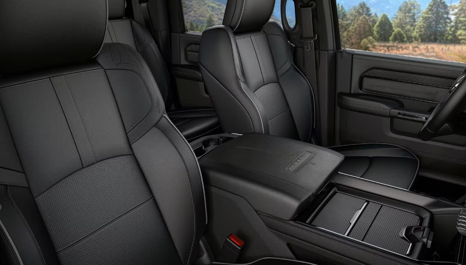 2024 Ram 2500 Chairs