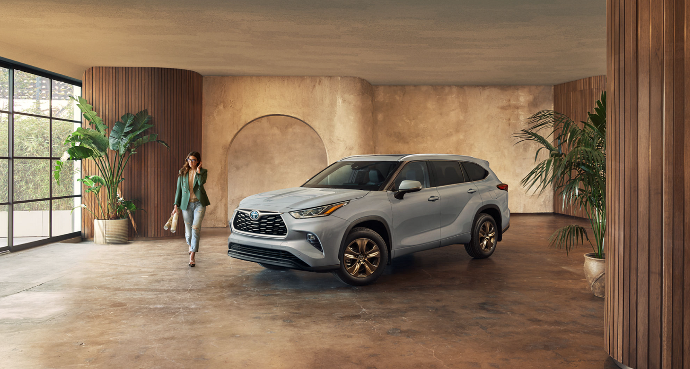 2024 Toyota Highlander for Sale near Waukee, IA