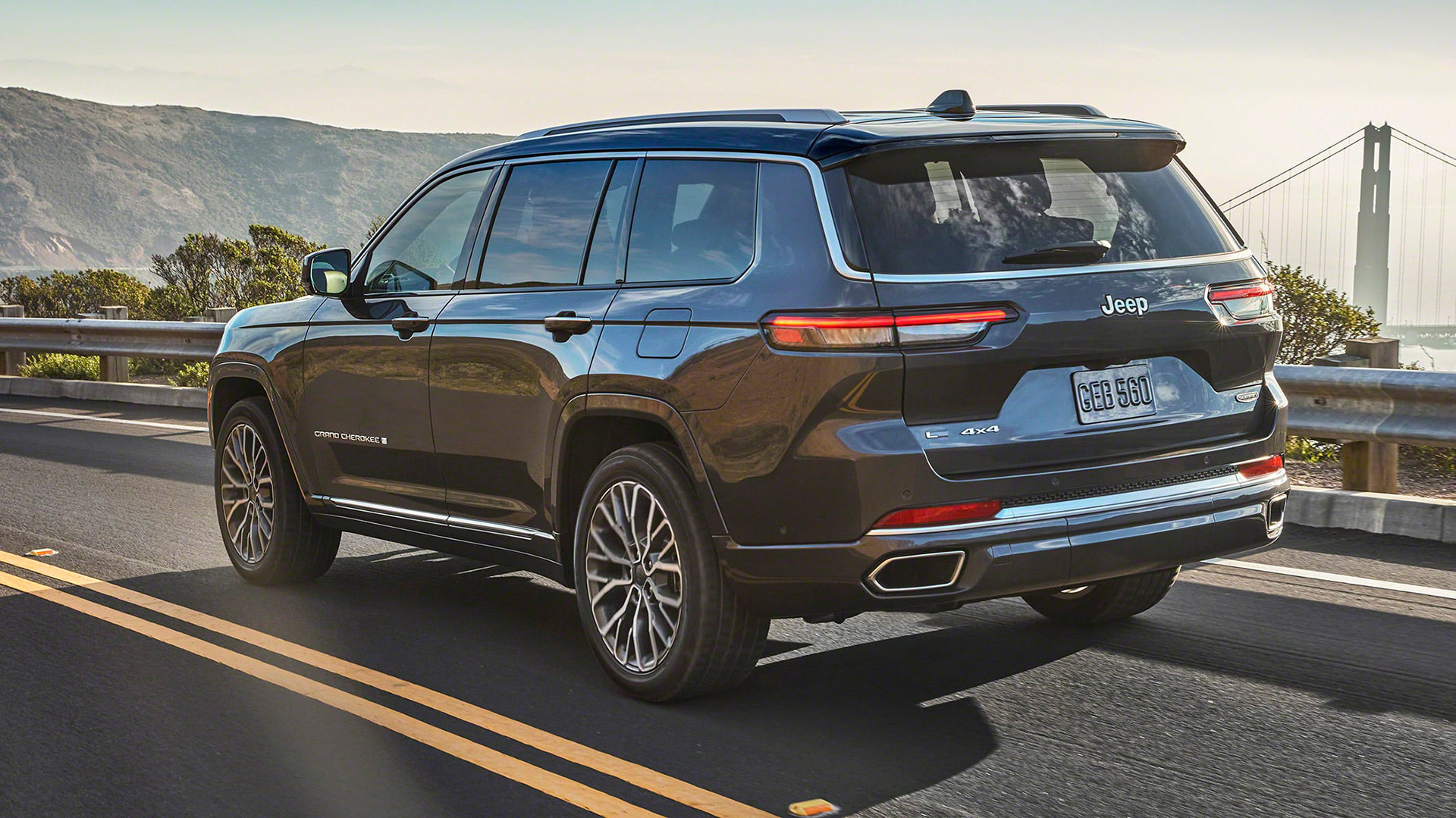 2024 Jeep Grand Cherokee rear view