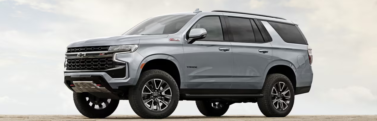 El SUV que se muestra es el Chevrolet Tahoe 2024 con equipamientos opcionales.
