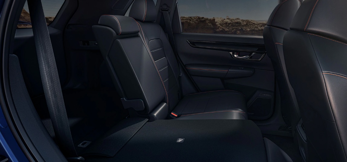 El respaldo trasero es abatible en partes 60/40.