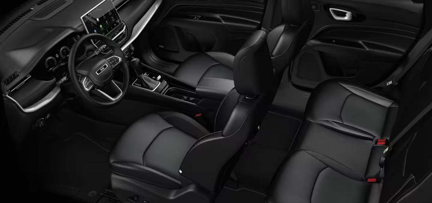 2024 Jeep Compass Latitude Seats