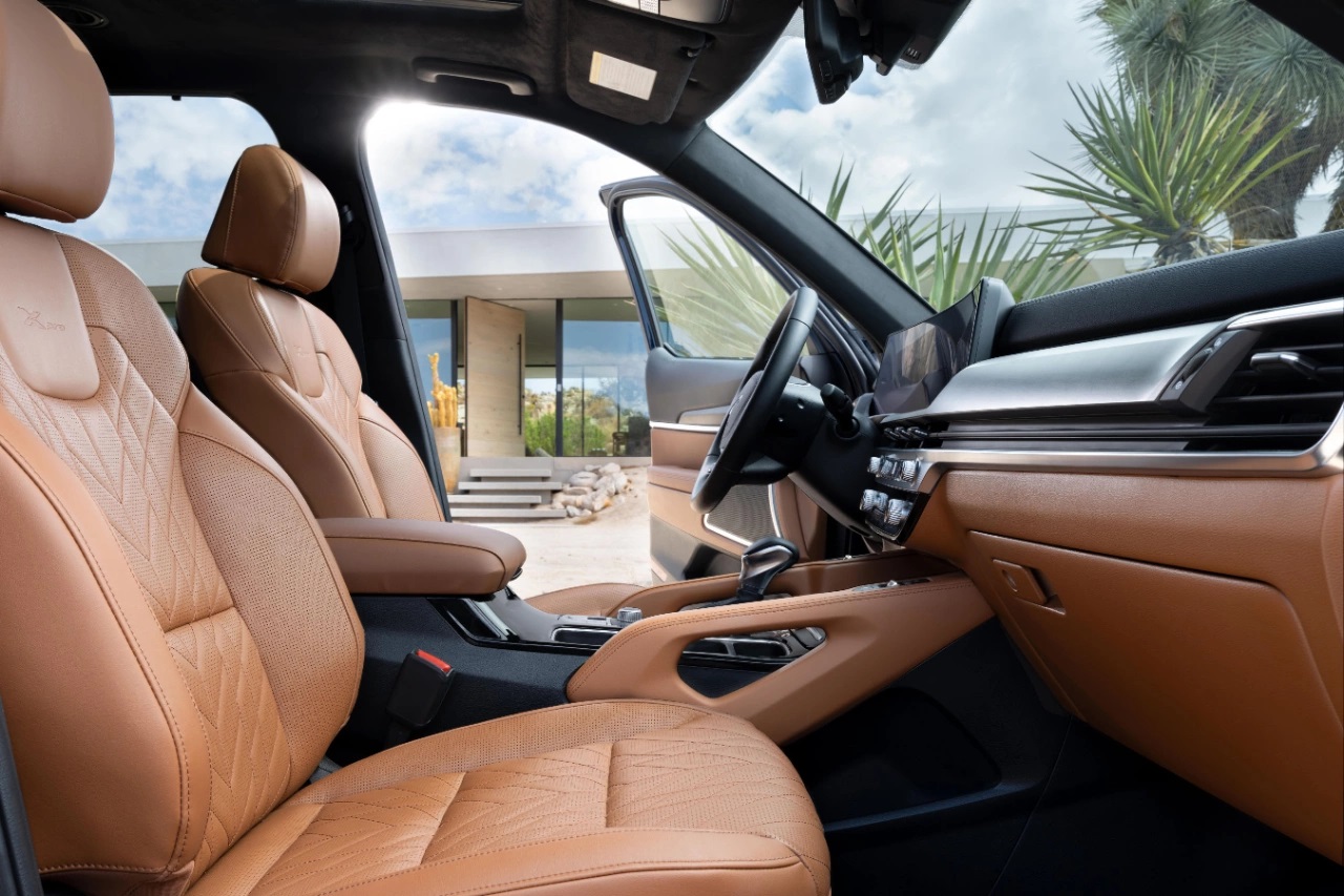 2024 Kia Telluride Front Seats