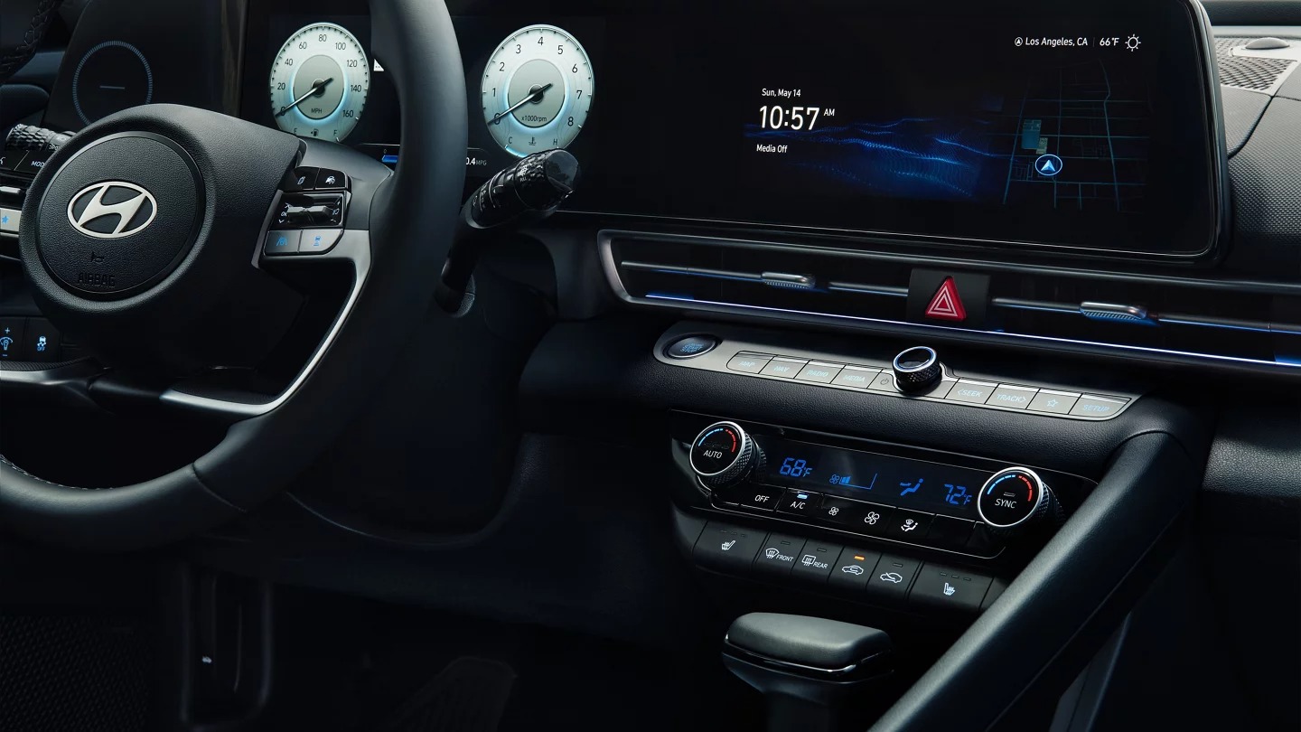 2024 ELANTRA Touchscreen
