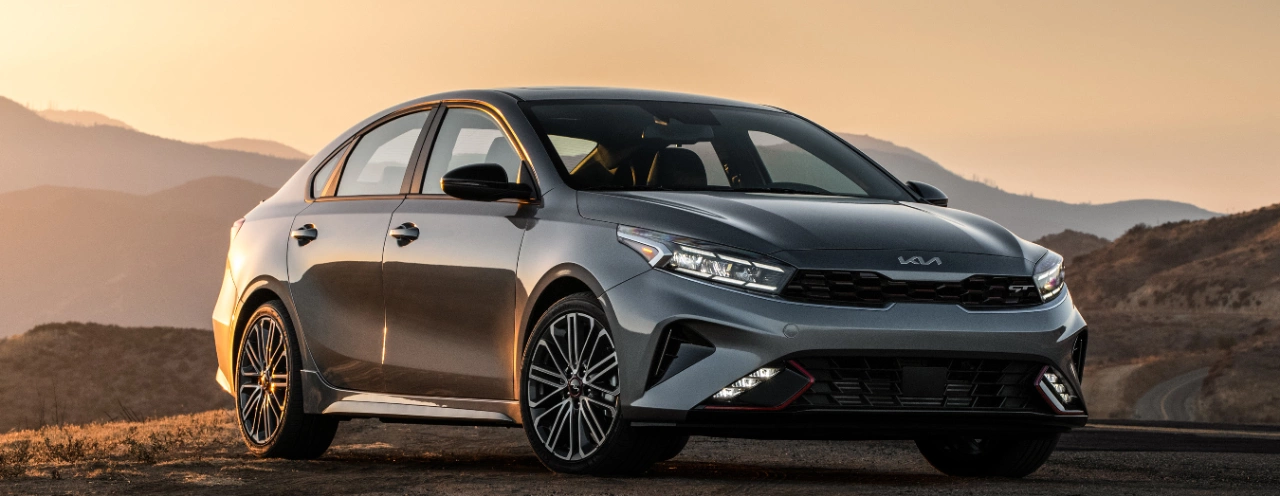 2024 Kia Forte vs 2024 Honda Civic in Naperville, IL