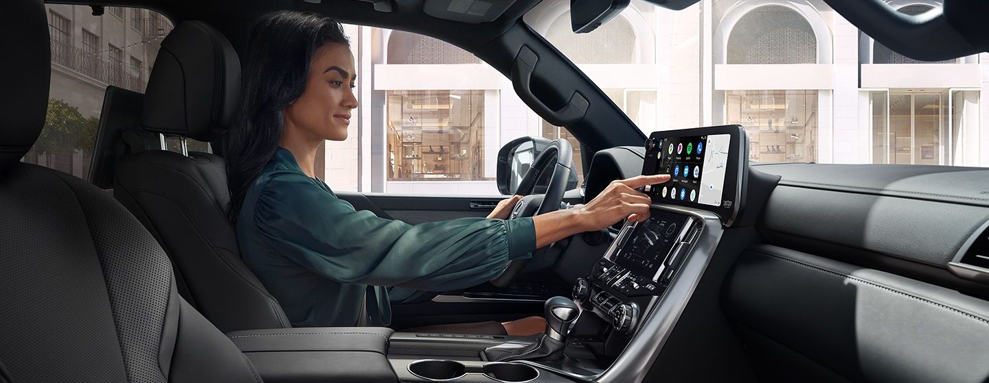 2024 Lexus LX 600 Controls