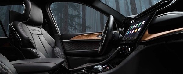 2024 Grand Cherokee Interior