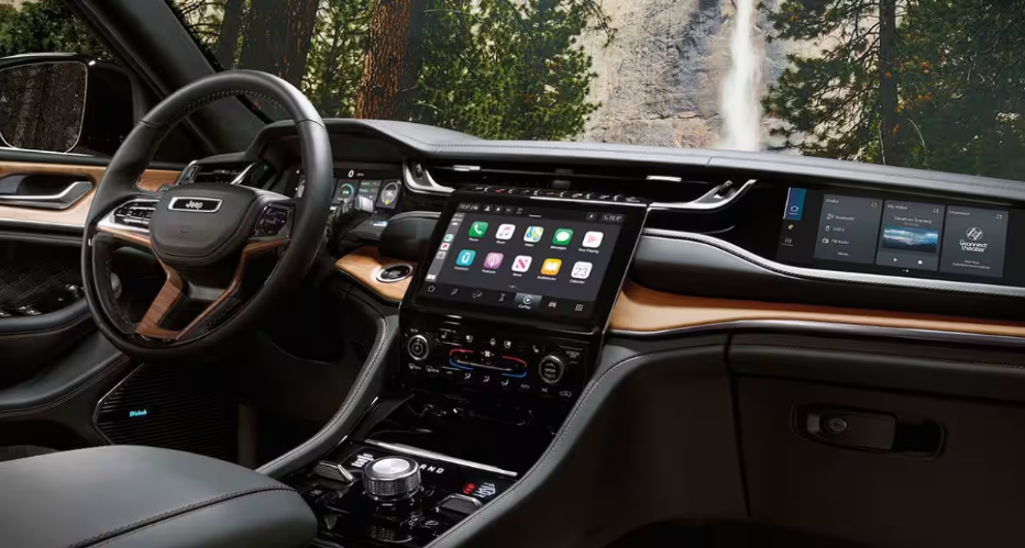 2024 Jeep Grand Cherokee Dashboard Features