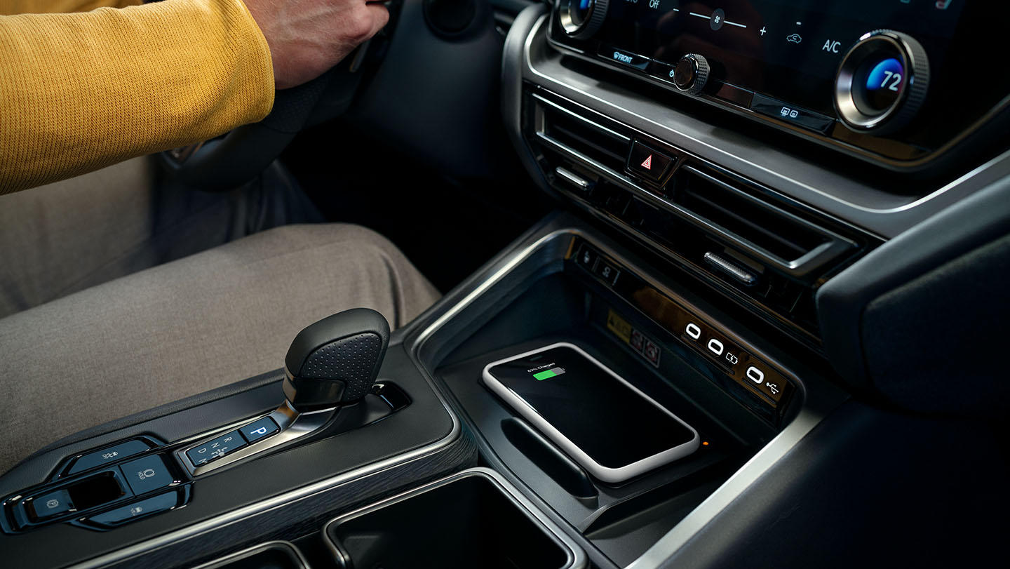 2024 Lexus TX 500h Center Console