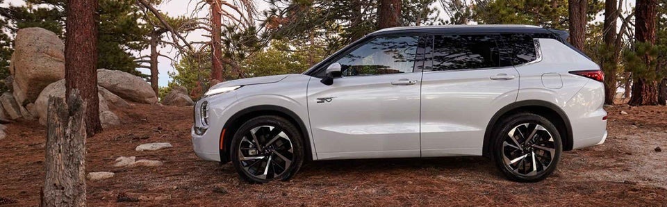 2024 Mitsubishi Outlander PHEV Preview near Norman, OK