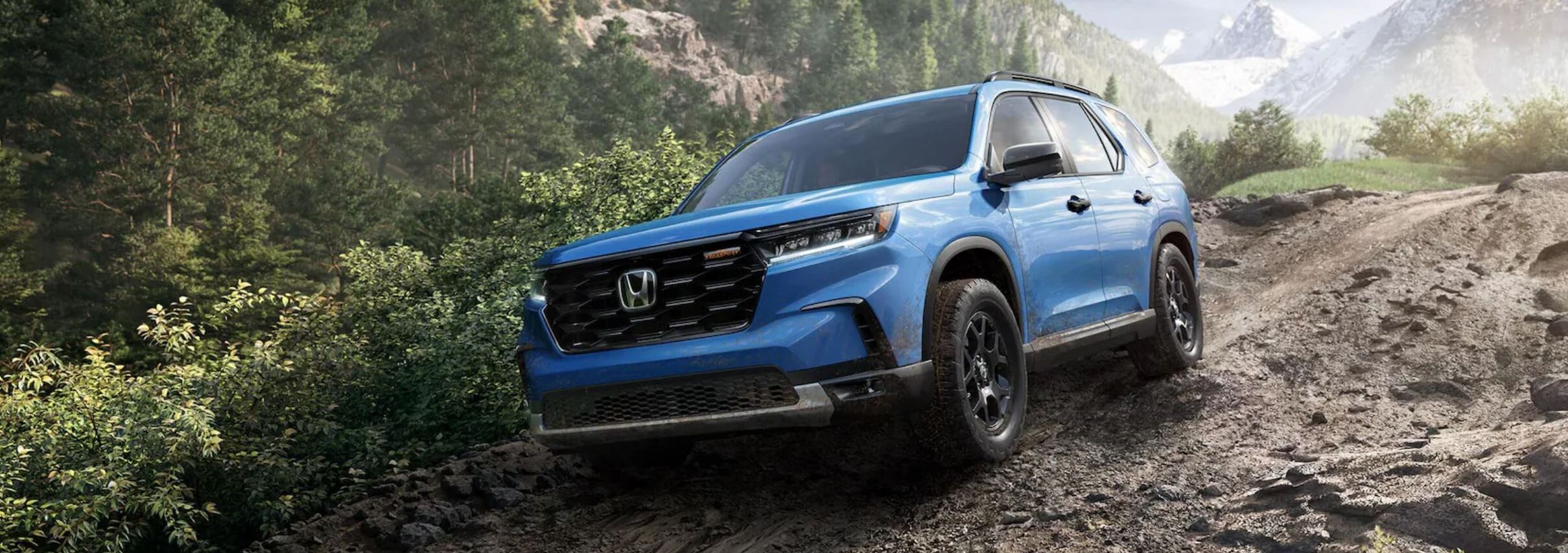 2024 Honda Pilot vs 2024 Mitsubishi Outlander near Arlington, VA