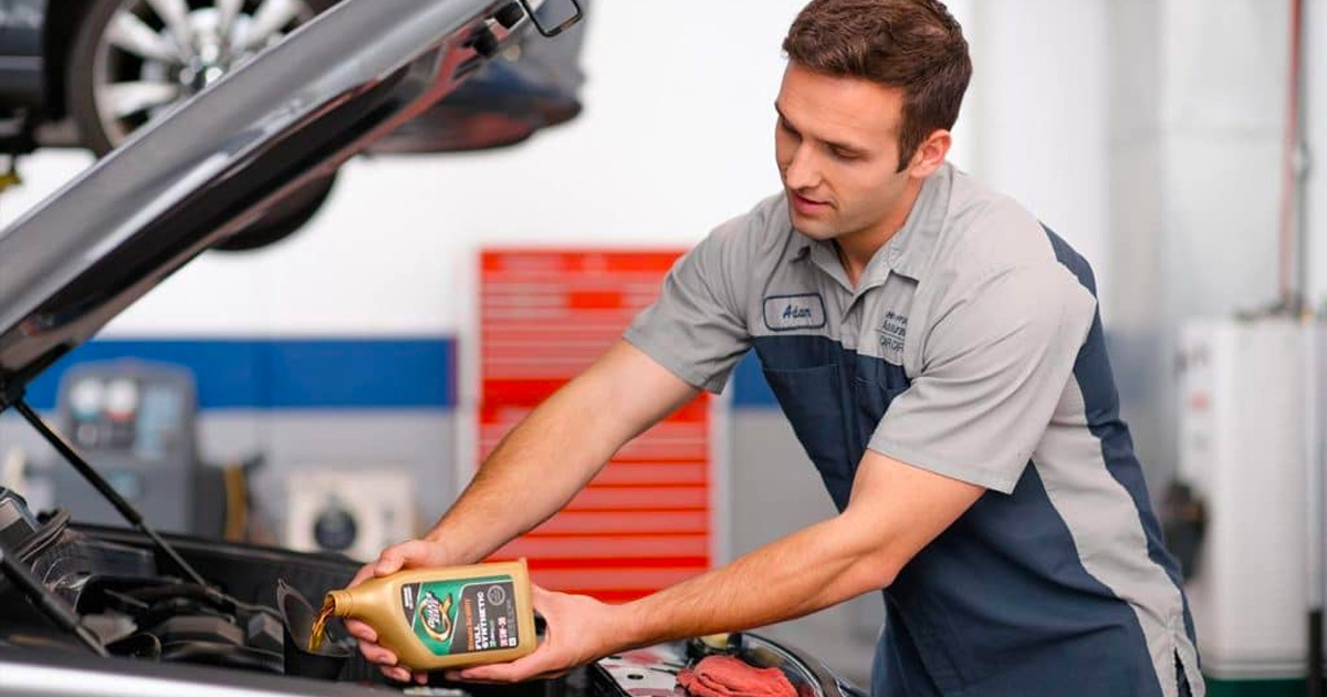 The Essential Guide to Oil Changes Boosting Your Vehicle's Lifespan with Elyria Hyundai