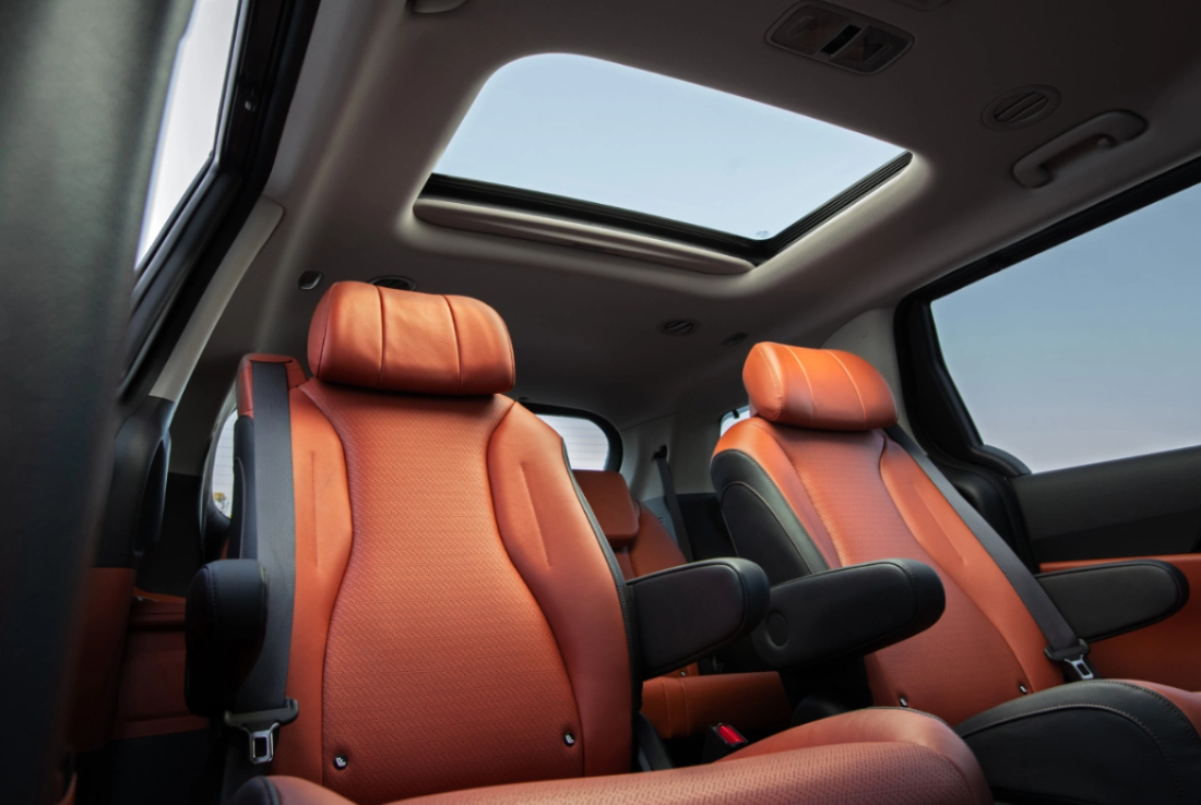 2024 Kia Carnival Seating