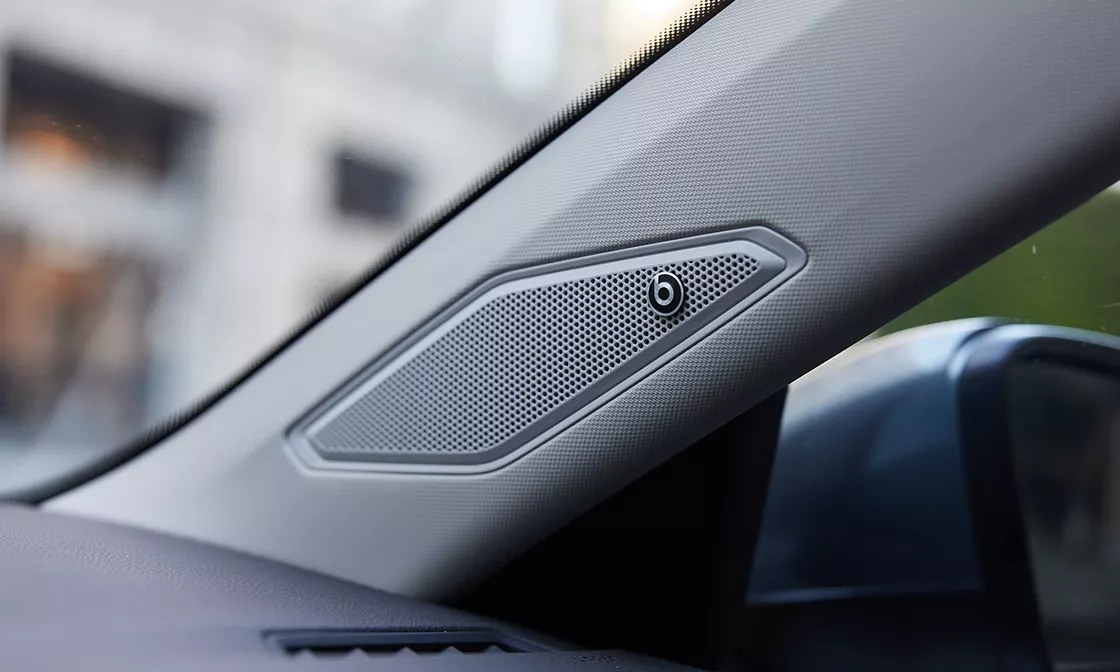 2024 Volkswagen Jetta BeatsAudio®