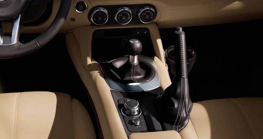 2024 MAZDA MX-5 Miata Center Console