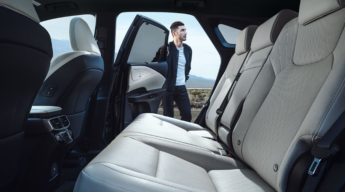 2024 Lexus RX 350h Seating
