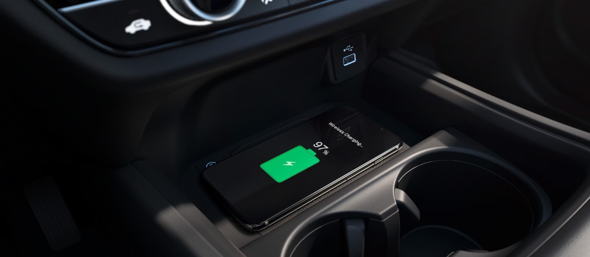 El HR-V tiene cargador de teléfono inalámbrico disponible.