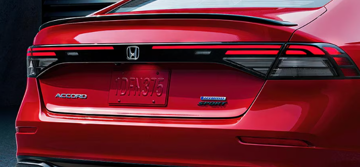 La compuerta trasera puede abrirse de manera automática con solo tocar un botón.