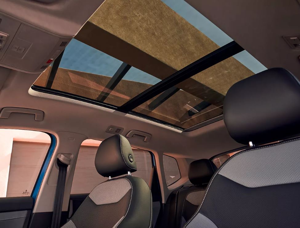 2024 Volkswagen Taos Moonroof